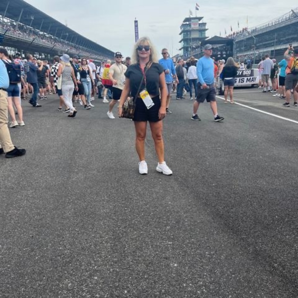 Meet your Posher, Elizabeth